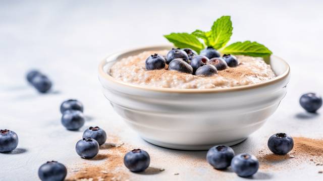 Quinoa Porridge with Fresh Blueberries